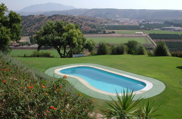 Chalet la Vigia 15 mins from Sotogrande, rural country house in 20 acres