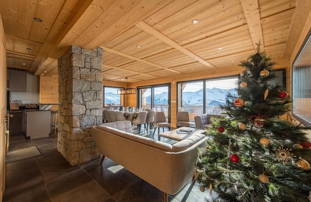 Chalet near piste with jacuzzi and home cinema - up to 14 guests