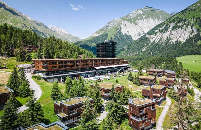 Chalet Resort with Terrace