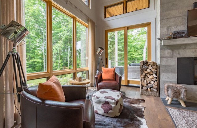 Chalet Trappeur | Luxury Cottage Retreat with Hot Tub | Tremblant Living