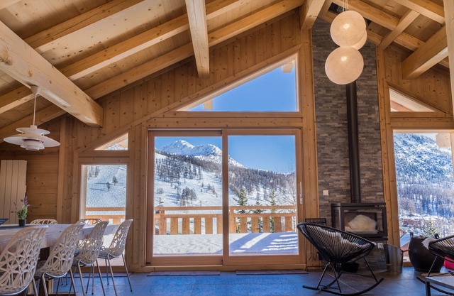 Chalet Vail Colorado Montgenevre - ideal 14 to 20 people - village center