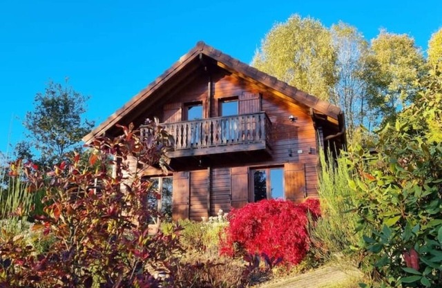 Chalet with 2 saunas and fireplace, near Gérardmer