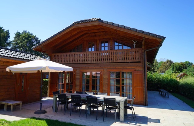 Chalet with 5 bedrooms and 2 bathrooms