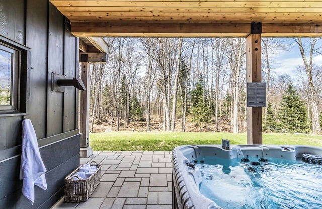 Chalet with gorgeous areas, and an exquisite design alpine contemporary.