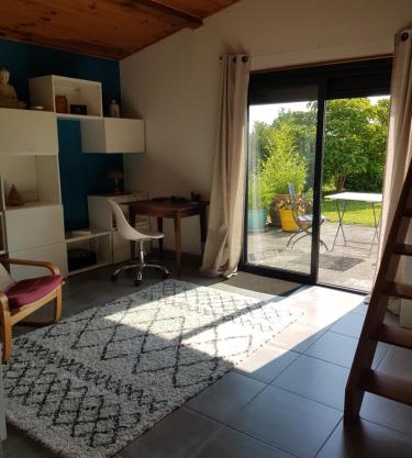 Chambre avec salle de bains privative