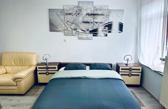 Chambre et SDD privées dans une maison partagée avec des résidents