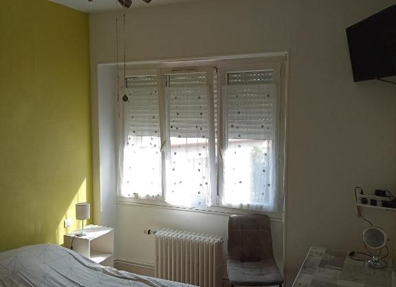 Chambre meublée au cœur de ville - chez l'habitant