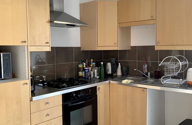 Chambre Privée Dans une Maison Calme, Proche du Musée de la BD