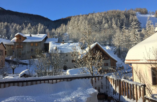 Chantemerle - T3 duplex 3*, close to the slopes, south-facing country house.