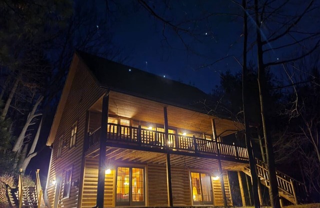 Chanticleer Cabins -Oak Cabin