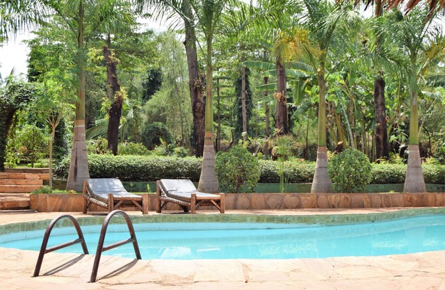Chanya Lodge