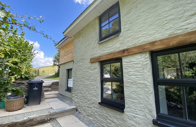 Character chapel conversion, perfect for families and nature lovers.
