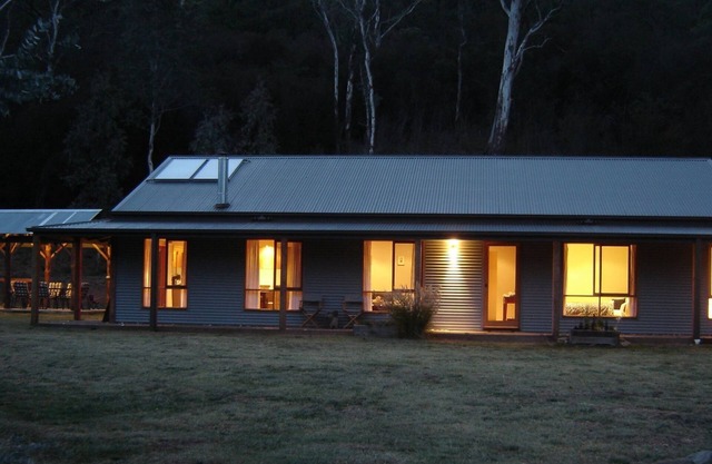 Charan Oaks, quiet location in the Ovens Valley