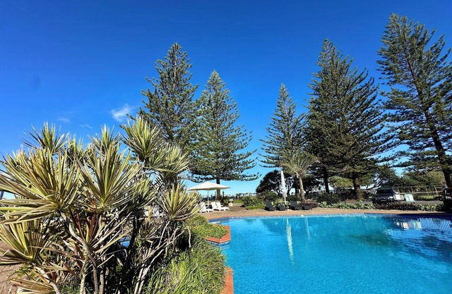 Charlesworth Nautilus Beach Resort