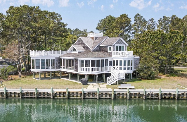 Charlotte's Morning Sun - Unobstructed Water Views!