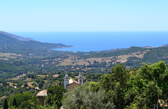 Charm and authenticity in the heart of the village