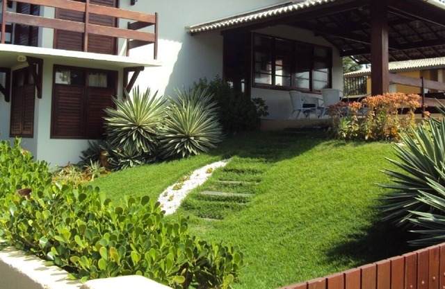 Charm and comfort w / view w / the sea. Beautiful garden w / pool - 04 suites.