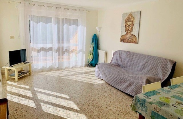Charming F2 Apartment with Terrace, Parking, and Pet-Friendly in Amélie-les-Bains