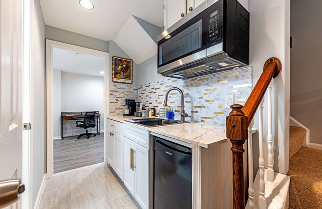 Charming 1 bed, 1 bath in the Heart of Germantown