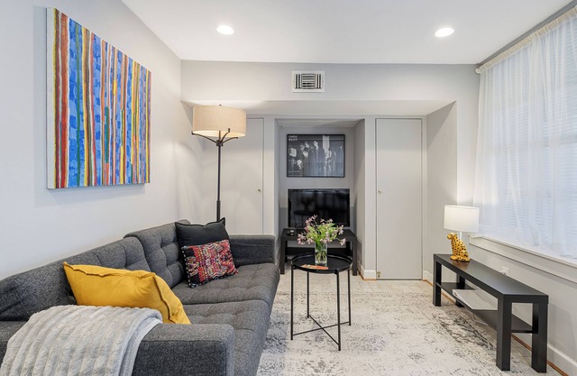 Charming 1-bedroom apartment in prime location