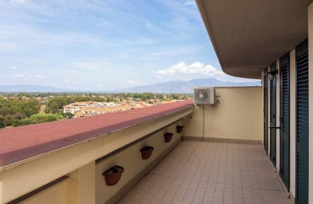 Charming 1-bedroom apartment with WiFi, AC in lovely Latina