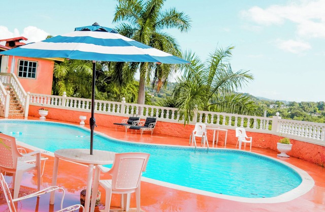 Charming 1-bedroom cottage with WiFi, AC in beautiful Montego Bay