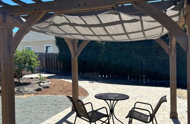 Charming 2-bedroom cottage close to Cal Poly and downtown SLO