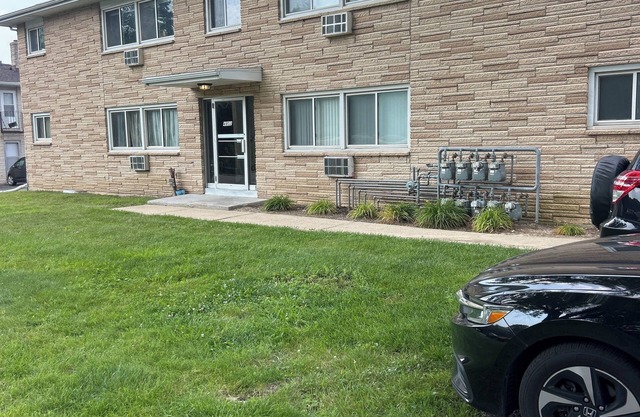 Charming 2-bedroom apartment in tranquil McFarland with AC