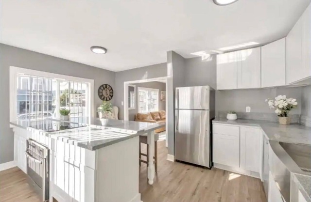 Charming 2-bedroom apartment with WiFi, AC in nice Oakland