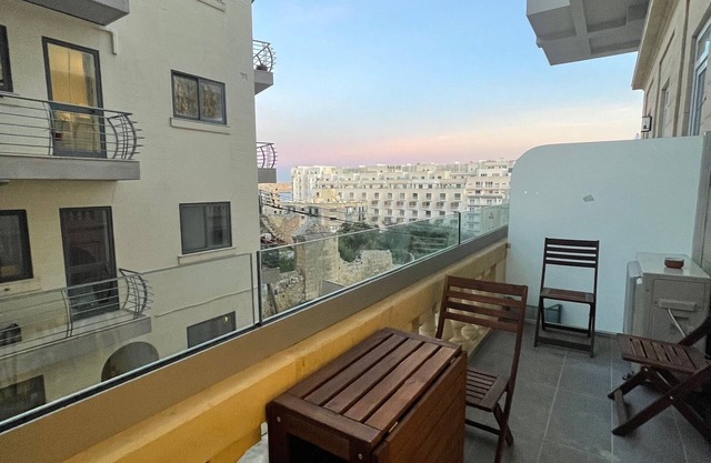Charming 2-bedroom apartment in serene Sliema with WiFi, AC
