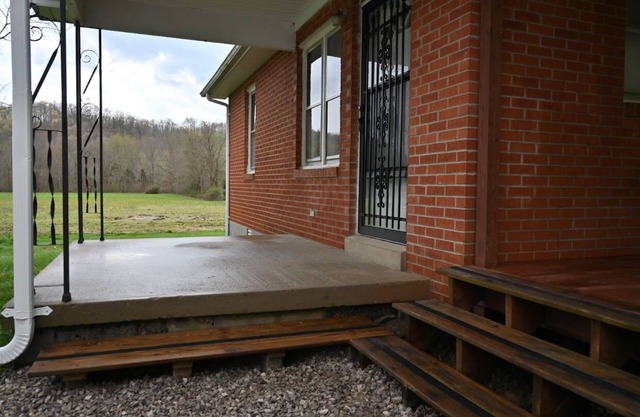 Charming 2-bedroom cottage in Brodhead with WiFi and AC