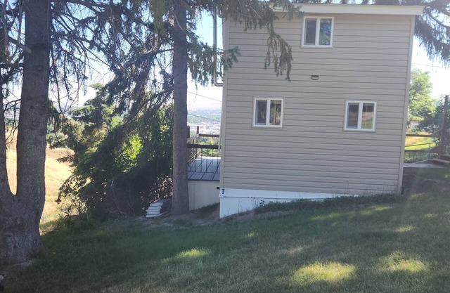 Charming 2-bedroom Tiny home, with Wi-Fi in Pocatello