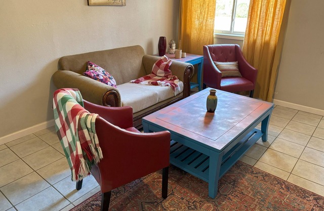 Charming 2-bedroom house with WiFi, AC in beautiful Gulf Breeze