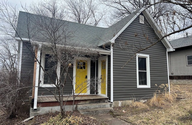 Charming 2-bedroom bungalow. Just 750 feet from the Katy Trail!