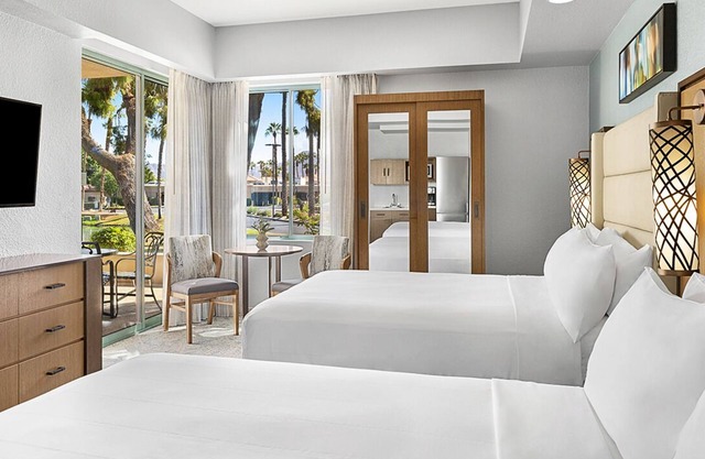 Charming 2-bedroom villa in Palm Desert with all amenities, Full Kitchen