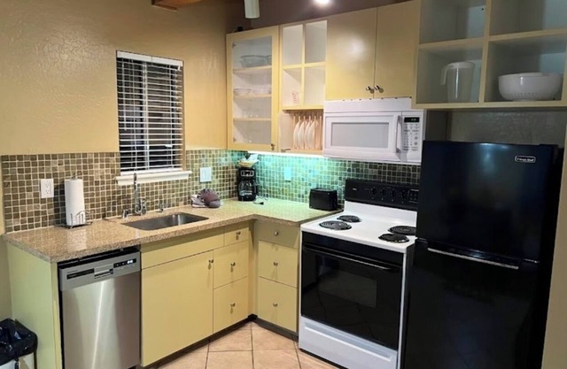 Charming 2-bedroom villa in delightful Stateline with WiFi