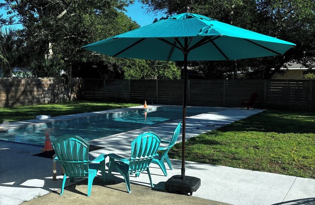 Charming 3-bedroom house, close to the FWYC, Beach, and great restaurants!