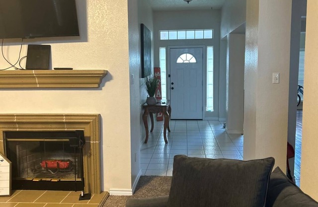 Charming 3-bedroom building with AC, WiFi in welcoming Arlington