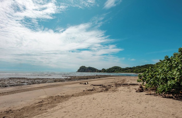 Charming 3-bedroom house, Beachfront, Nosara