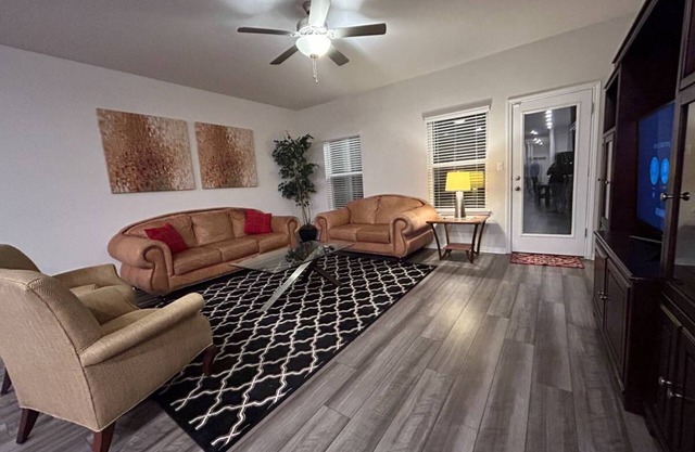Charming 3-bedroom house with AC, WiFi in terrific Austin