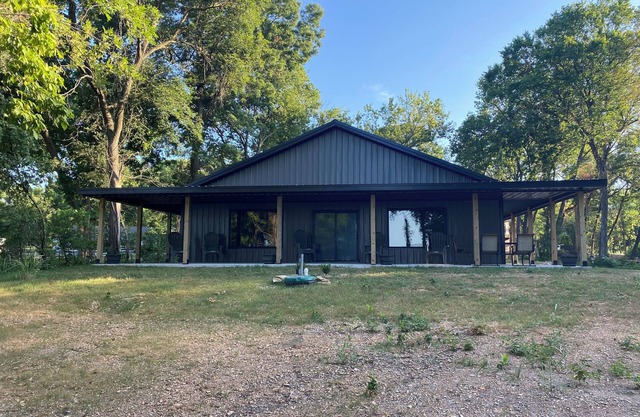 Charming 3-bedroom lake house on amazing Grand Lake, Oklahoman on Monkey Island.