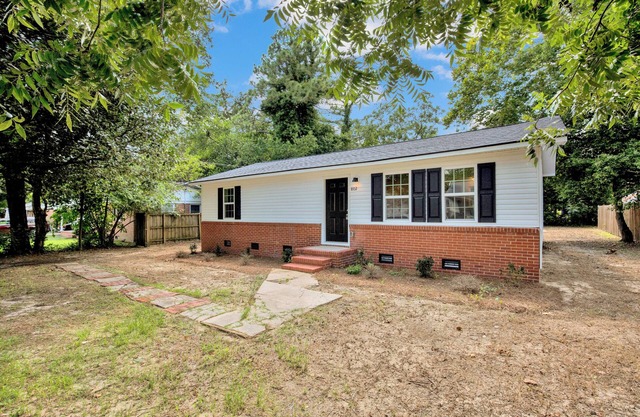 Charming 3BR/2BA Home in the Heart of Fayetteville!