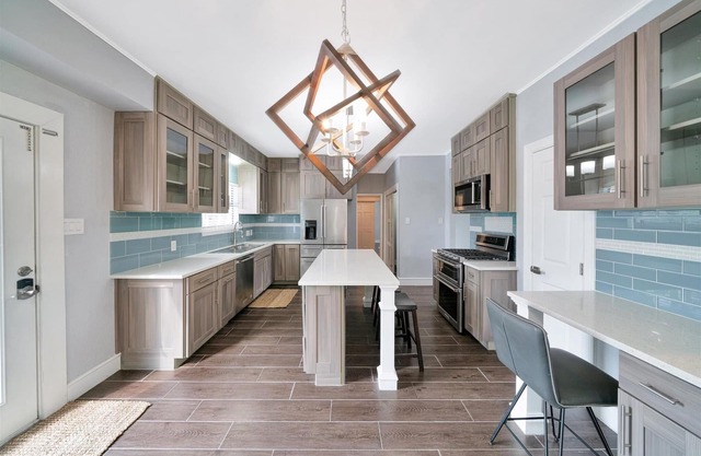 Charming 4-bedroom house with scenic views in enchanting Spicewood!