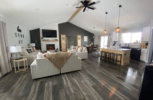 Charming 4bd/2.5 bath home with indoor fireplace!