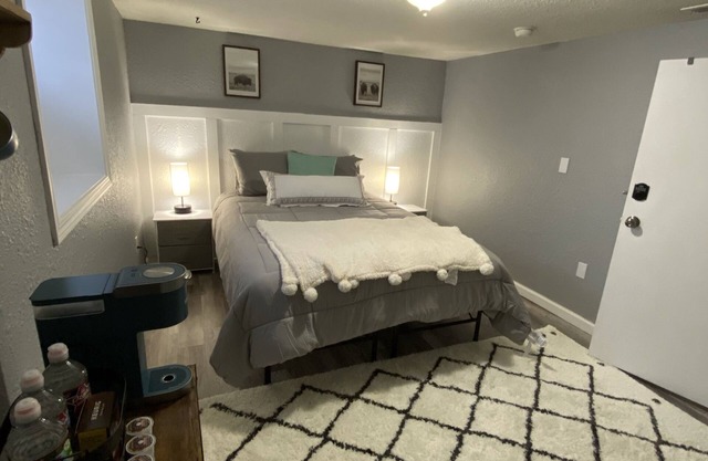 Charming 5-Bed 2-Bath Home Near Aggieville and K-State! Laundry, Parking On Site