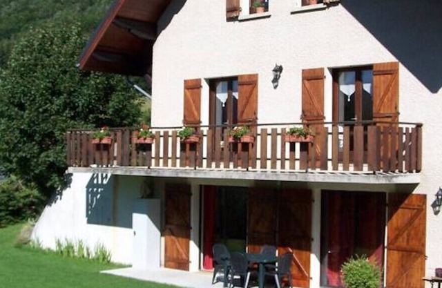 CHARMING ACCOMMODATION IN FULL NATURE