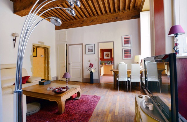 Charming accommodation, 2 bedrooms, 80m2, in Cordeliers
