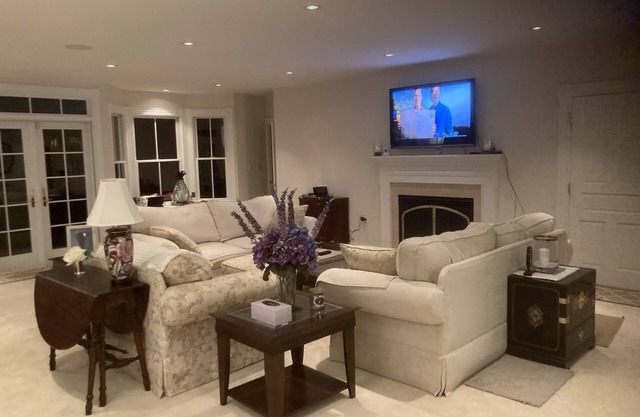 Charming Annapolis home in Eastport, Now available Commissioning Week!