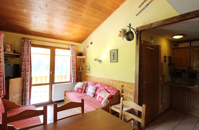 Charming Apartment for 6 Near Val Cenis Slopes with Balcony and Free WiFi