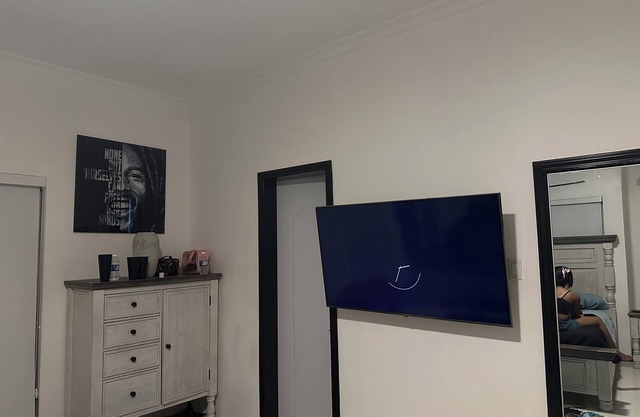 Charming apartment in beautiful Kingston with AC